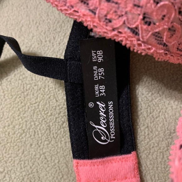 Secret Possessions Bra and two thongs. NWT. - Picture 4 of 10
